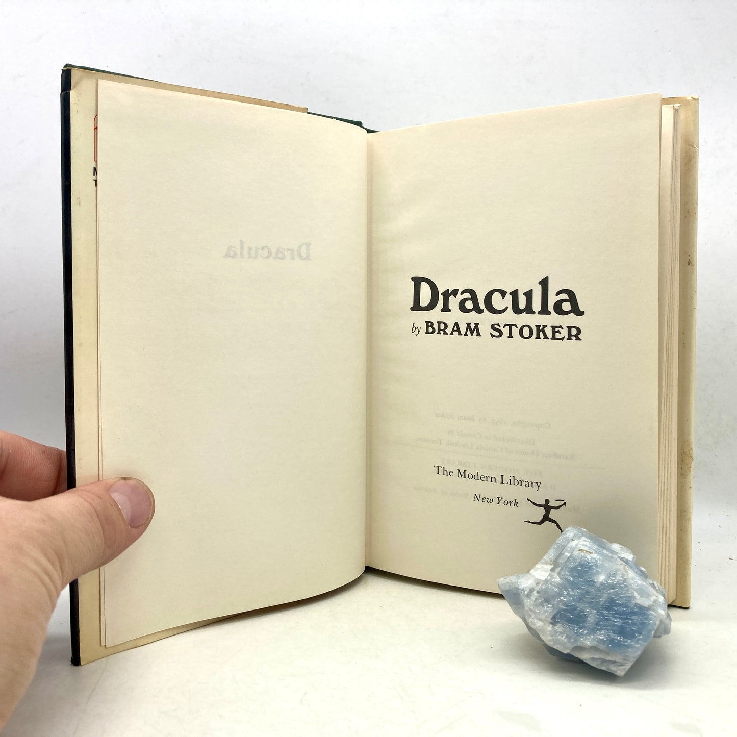 STOKER, Bram "Dracula" [Modern Library, n.d.]