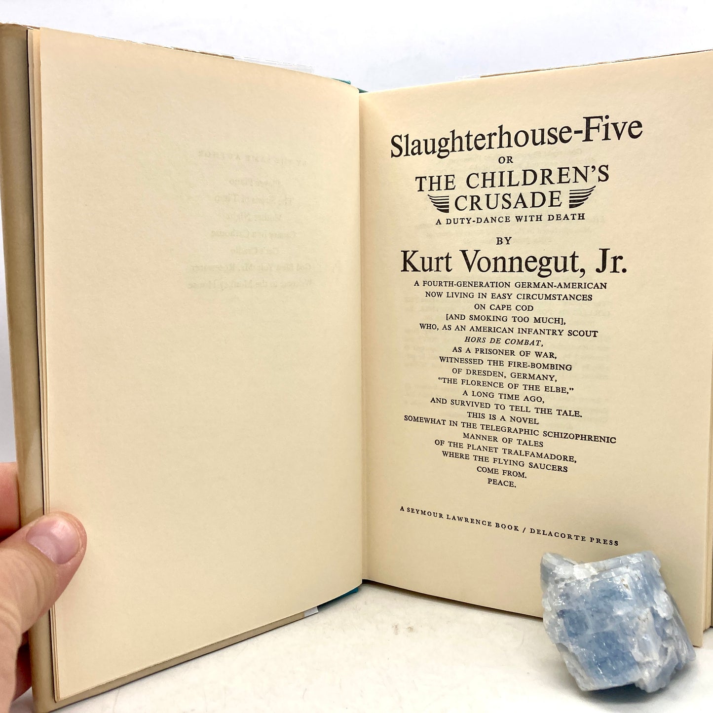 VONNEGUT, Kurt "Slaughterhouse-Five" [Delacorte, 1969] 1st Edition, 5th Printing