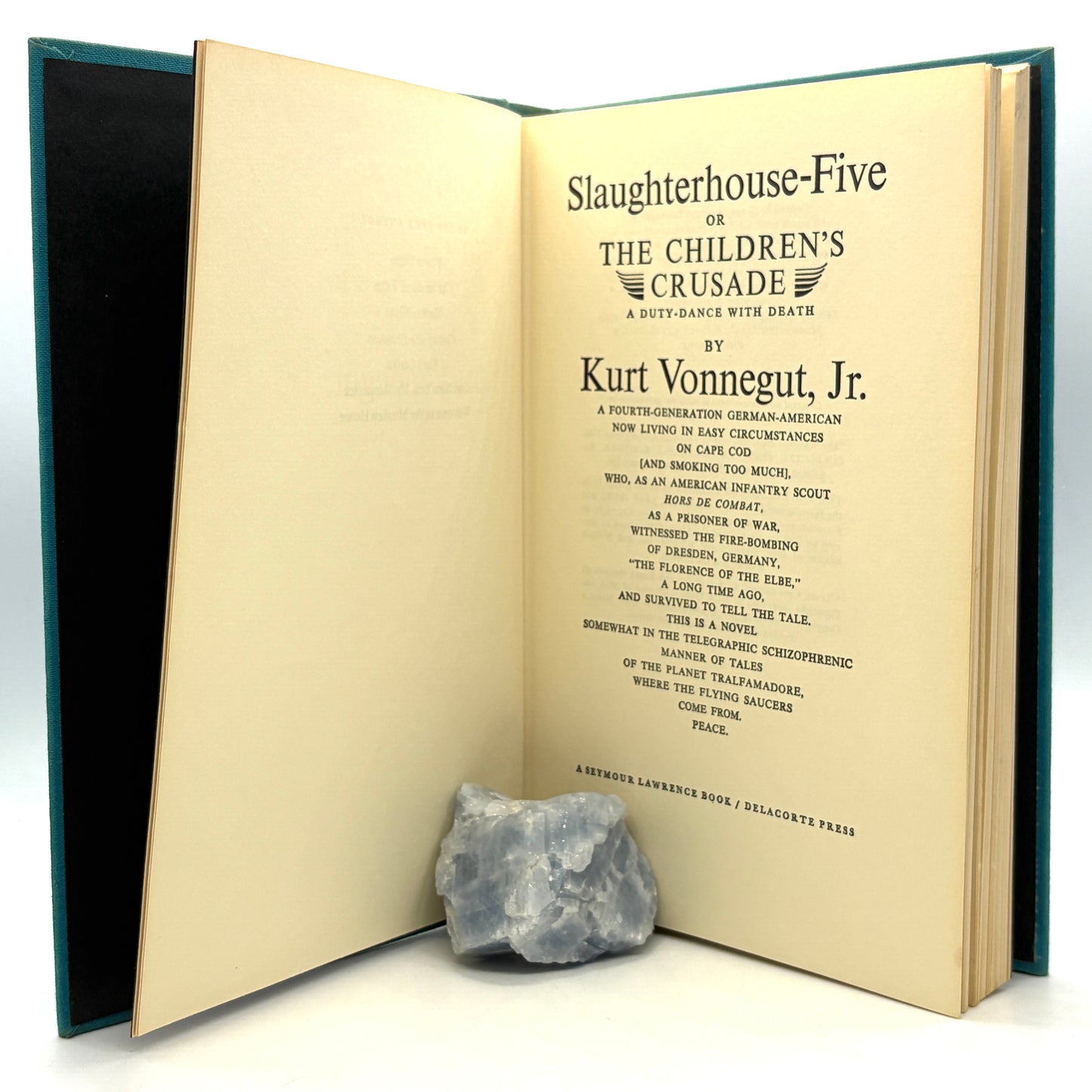 VONNEGUT, Kurt "Slaughterhouse-Five" [Delacorte Press, 1969] 1st Edition