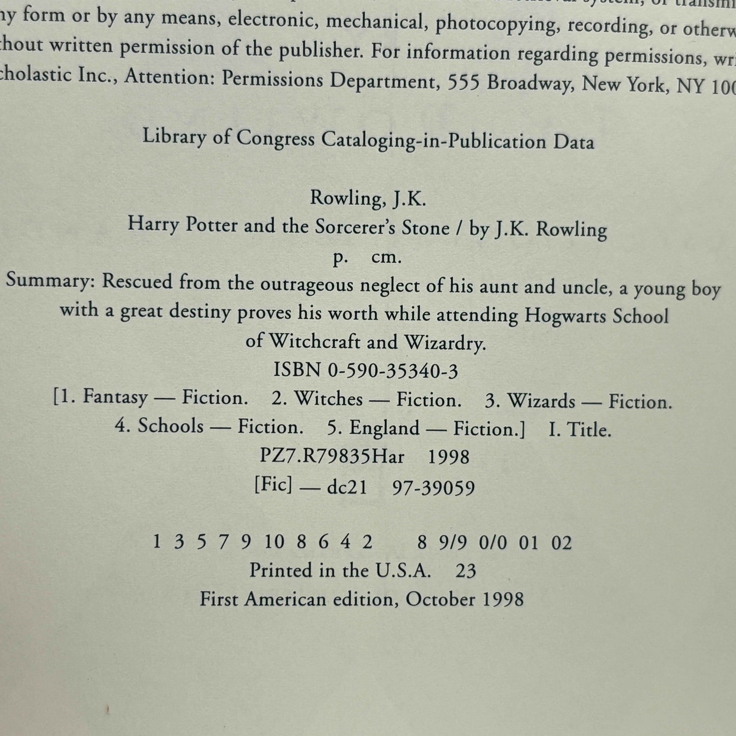 ROWLING, J.K. "Harry Potter and the Sorcerer's Stone" [Arthur A. Levine, 1998] 1st Printing