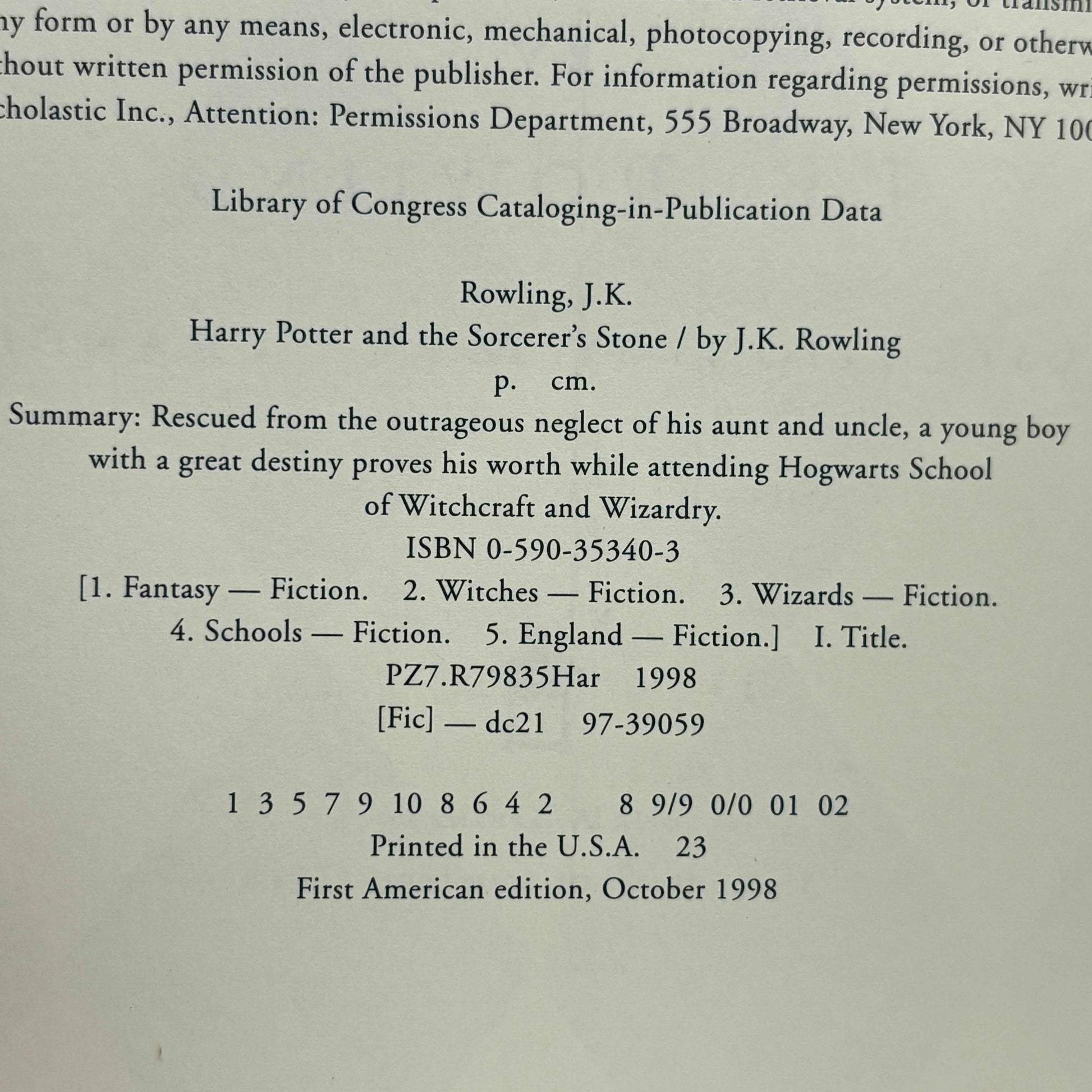 ROWLING, J.K. "Harry Potter and the Sorcerer's Stone" [Arthur A. Levine, 1998] 1st Printing