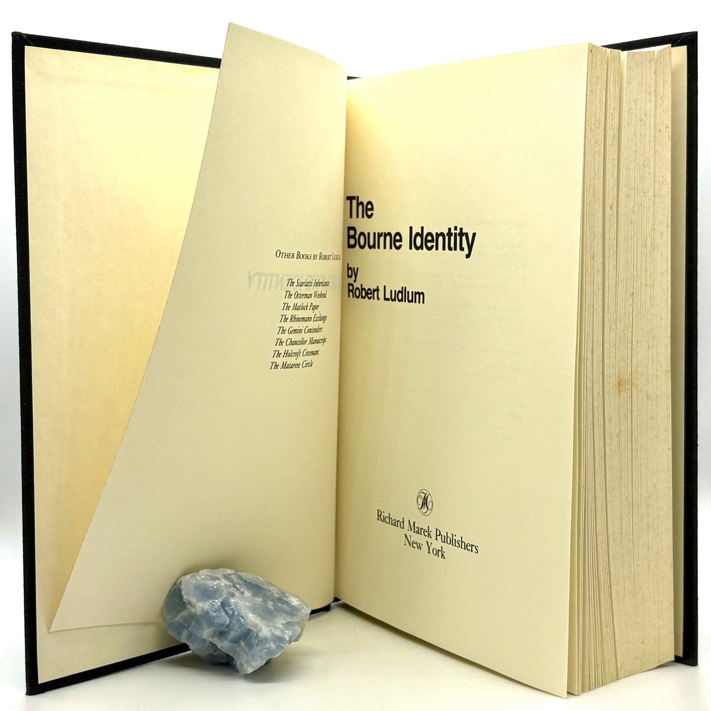 ROBERT LUDLUM “The Bourne Identity” [Richard Marek Publishers, 1980] 1st Edition