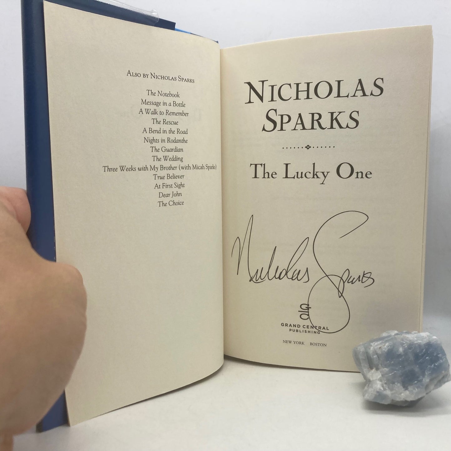 SPARKS, Nicholas "The Lucky One" [Grand Central Publishing, 2008] 1st Edition (Signed) - Buzz Bookstore