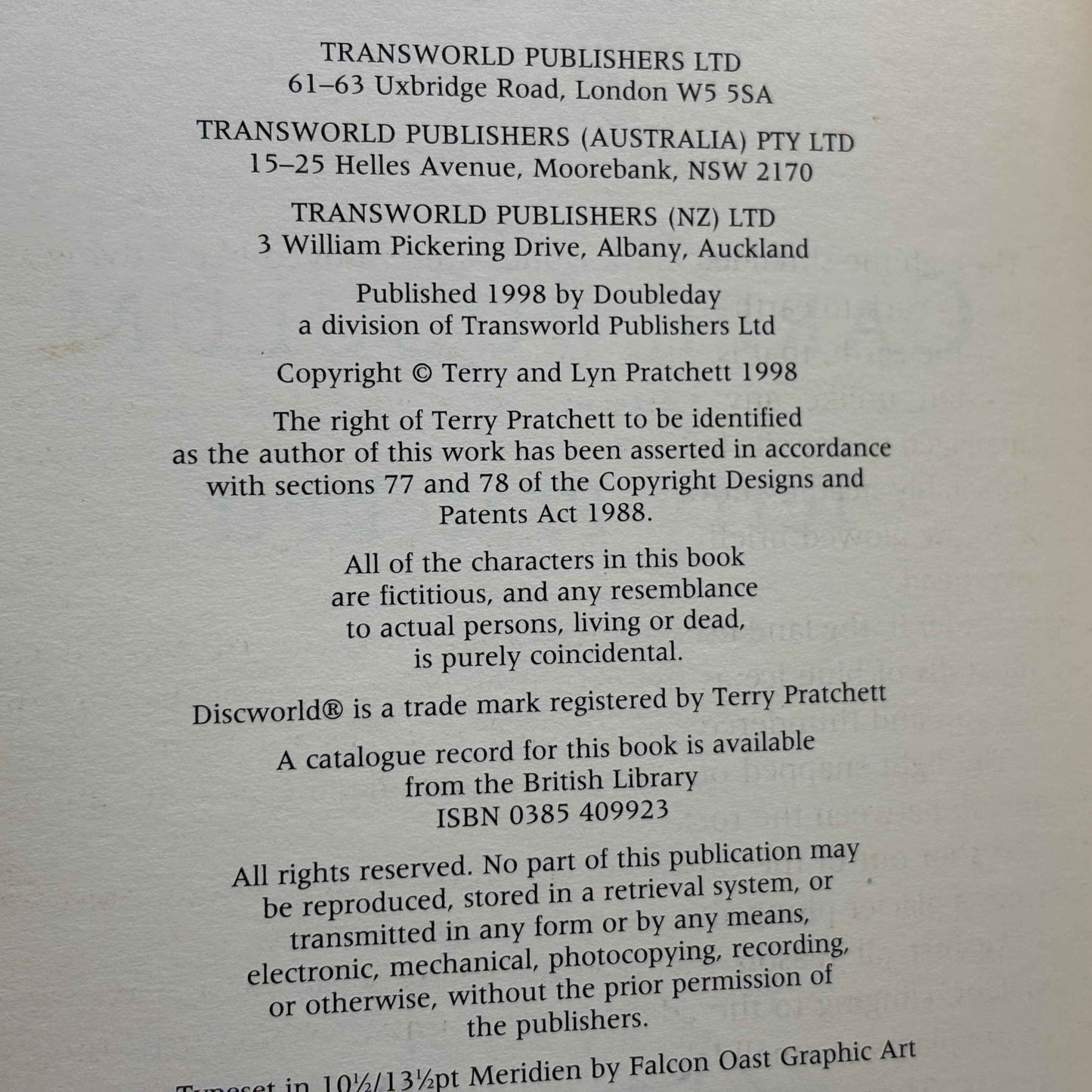 PRATCHETT, Terry "Carpe Jugulum" [Doubleday, 1998] Signed 1st Edition