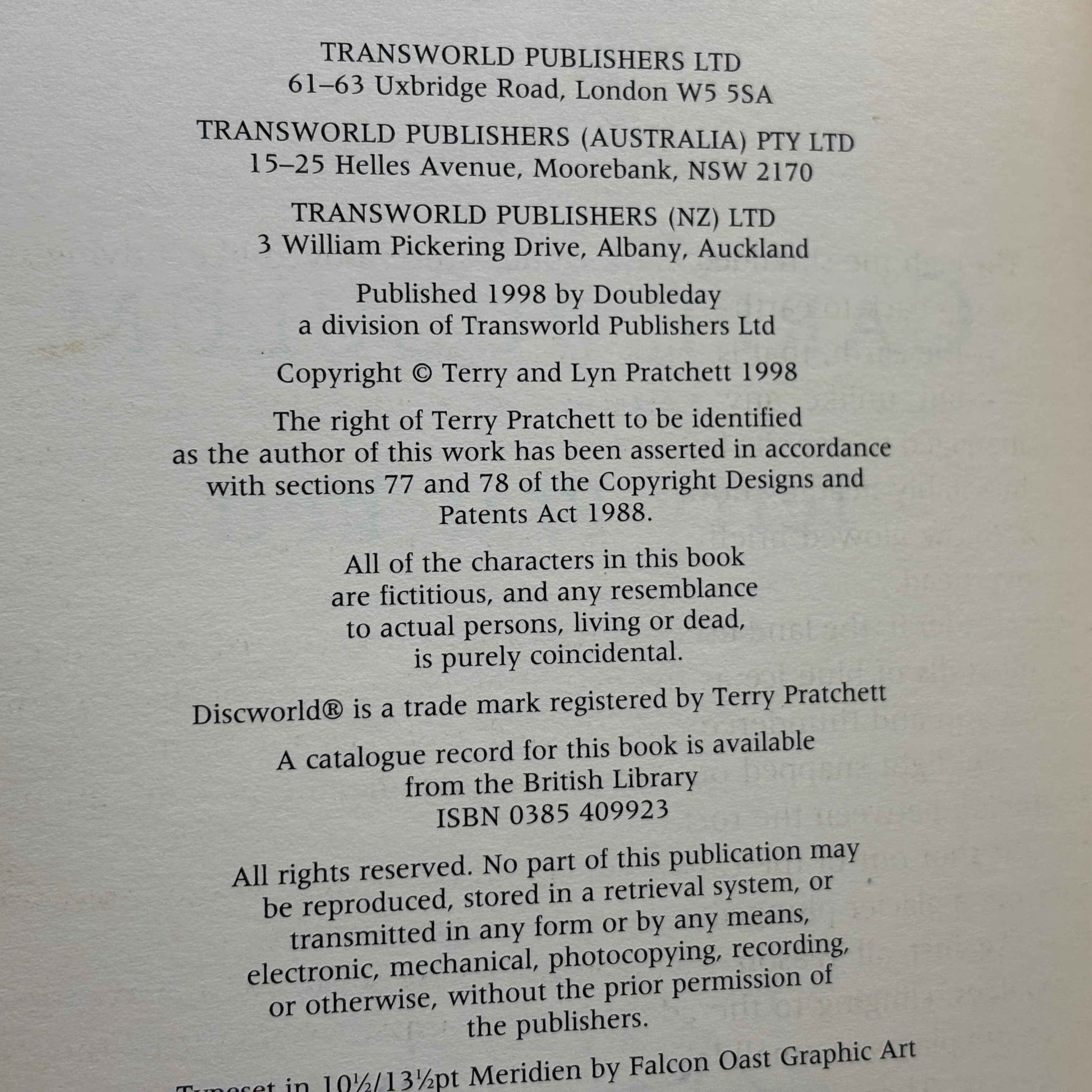 PRATCHETT, Terry "Carpe Jugulum" [Doubleday, 1998] Signed 1st Edition