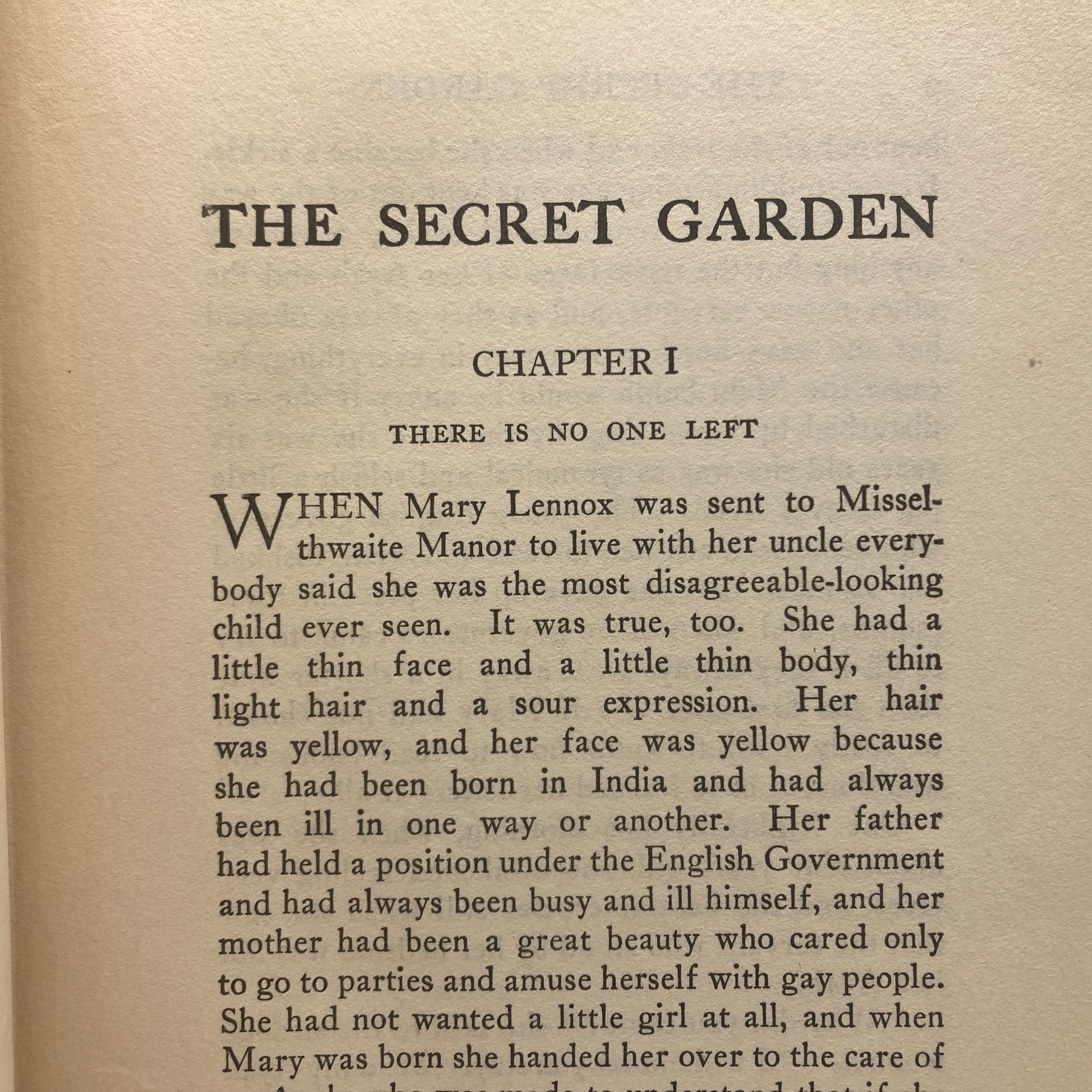 BURNETT, Frances Hodgson "The Secret Garden" [Grosset & Dunlap, 1911/c1939] - Buzz Bookstore